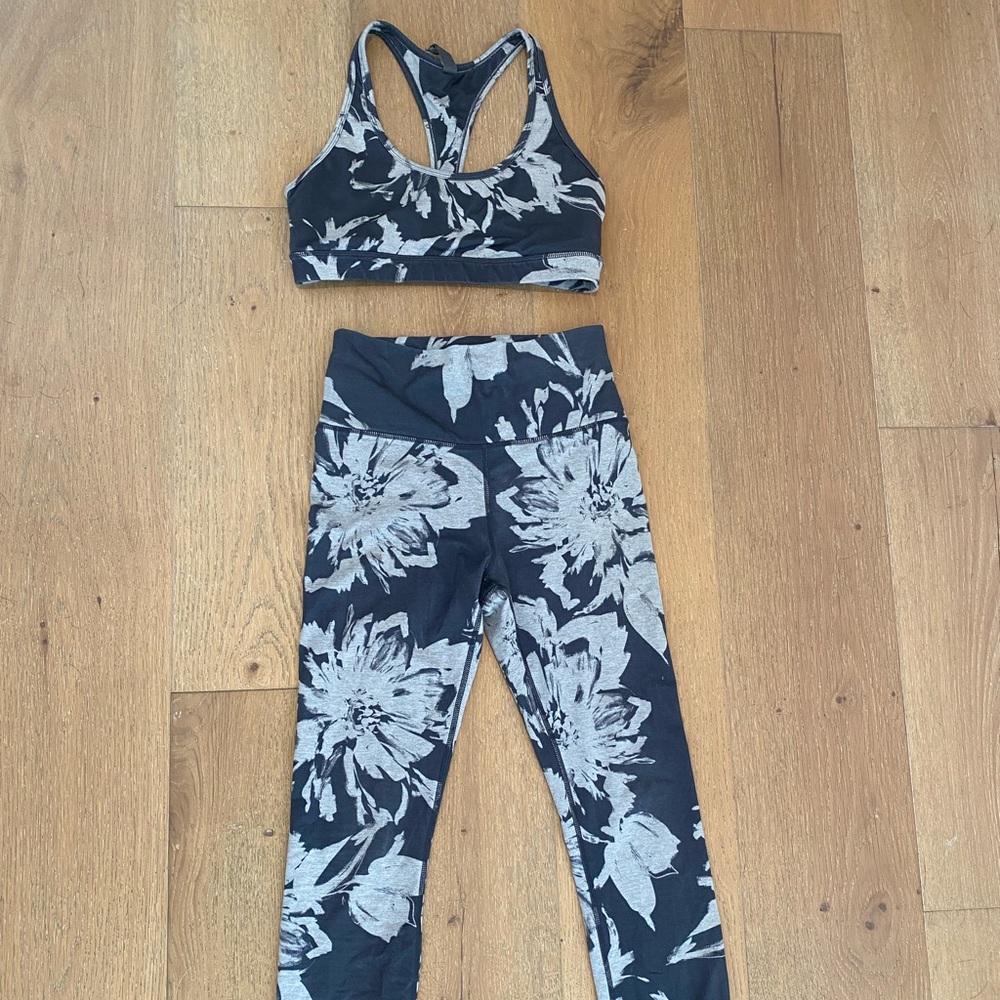 Vuori Floral Set